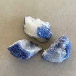 dumortierite in quartz(crystal)